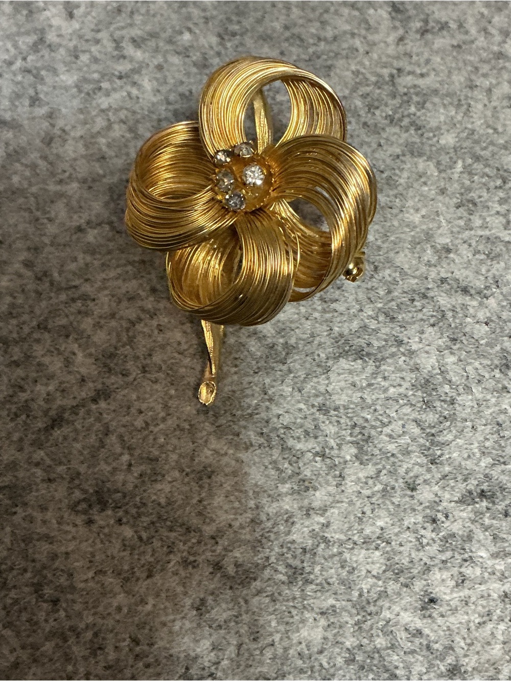 Vintage Gold Floral Brooch with Clear Crystal Accents - Picture 1 of 5